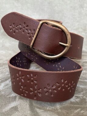 ITALIAN LEATHER Vintage Boho Style Floral Cutout Belt SZ M/L 42”, Made in USA